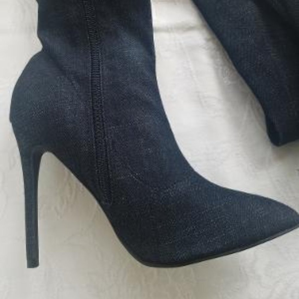 Weeboo Jean Look/Red Boots Size 7.5